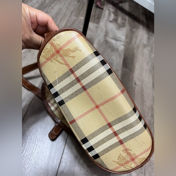 Authentic Vintage Burberry's Sling - Picture 6 of 11